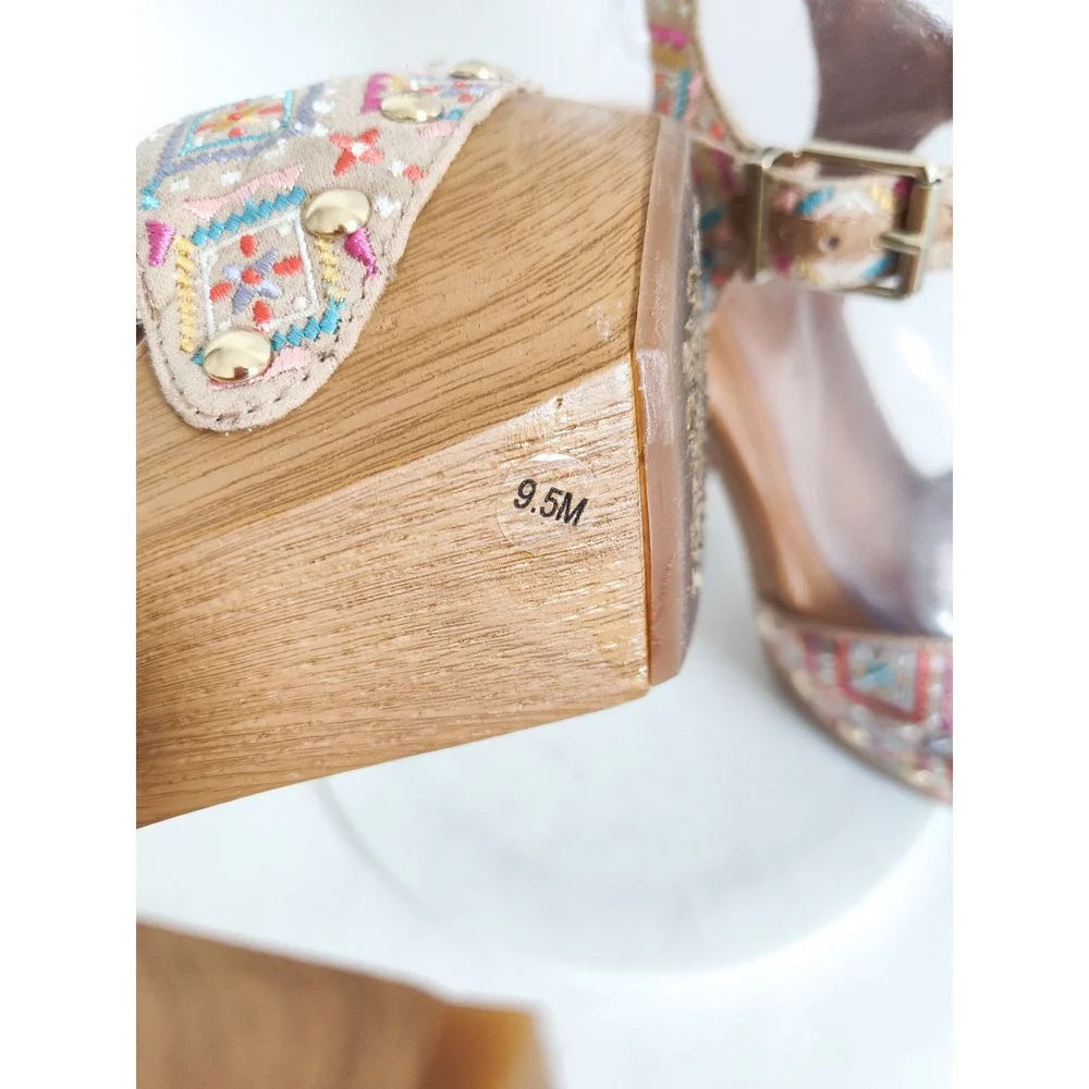 Gianni Bini Platform Sandals 9.5 T-Strap Tan Embroidered Boho Chunky Wood Heels